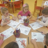 Stála basa u primasa, za kamnama stála